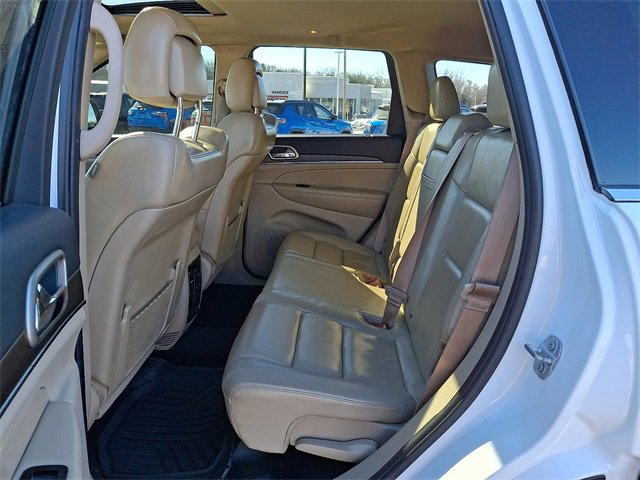 Used 2017 Jeep Grand Cherokee Limited image 11