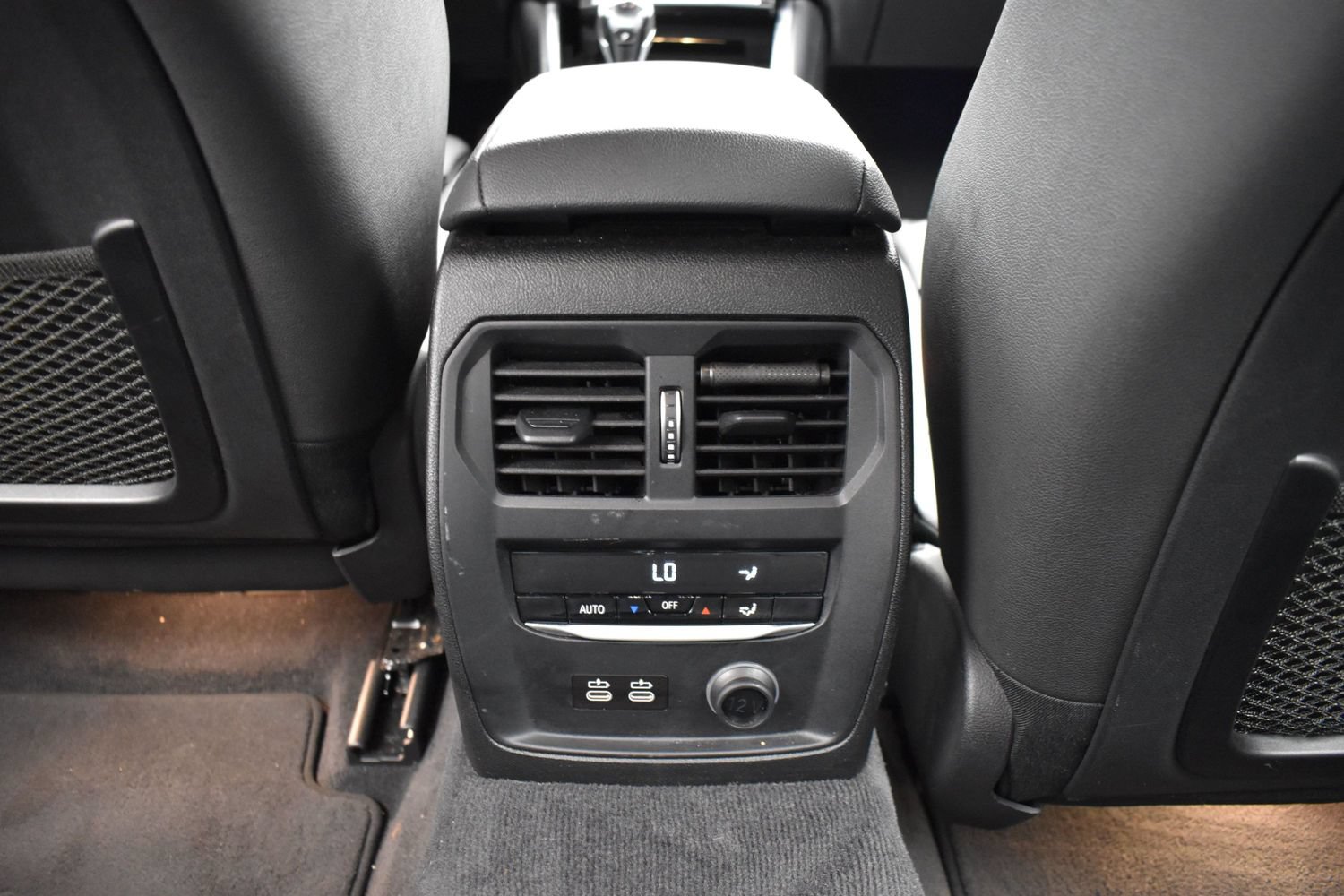 Used 2019 BMW 330i xDrive Sedan w/ Premium Package AWD/4WD image 13
