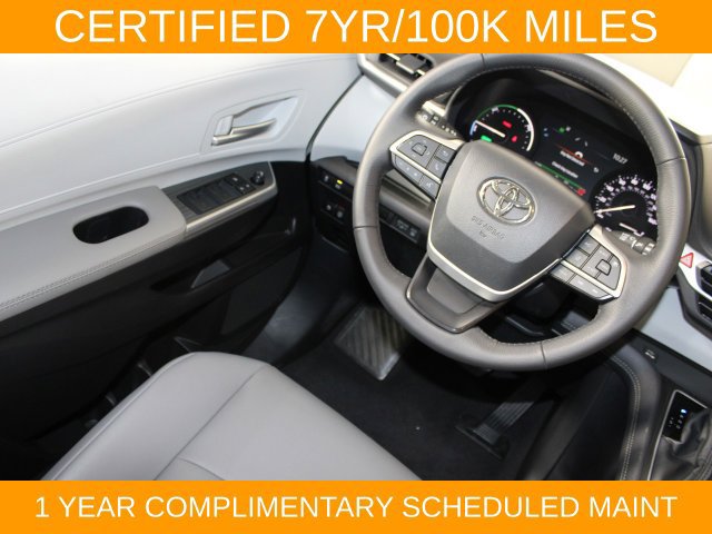 Used 2026 Toyota Sienna XLE AWD/4WD image 16