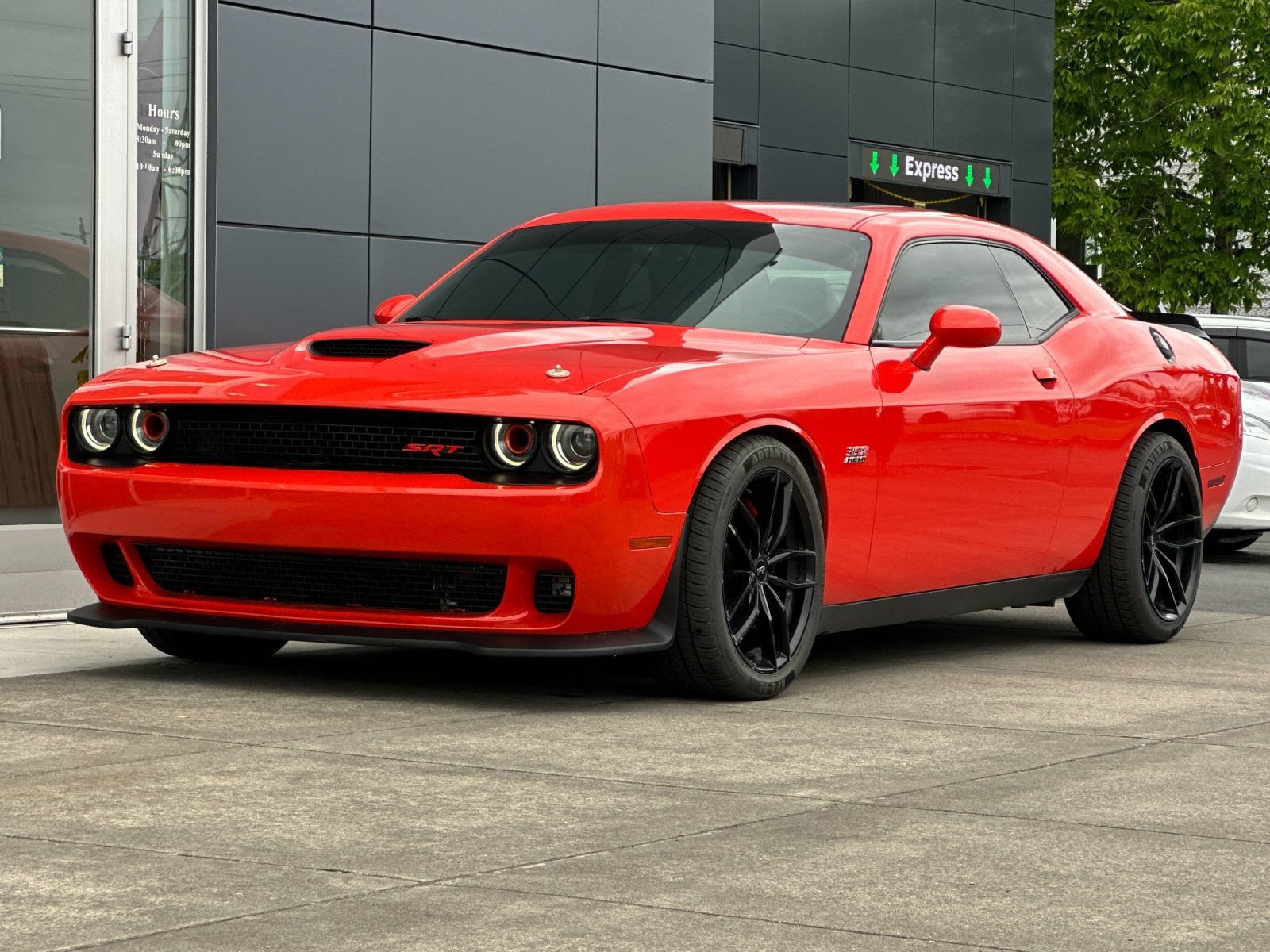 Used 2016 Dodge Challenger SRT w/ Technology Group RWD image 7