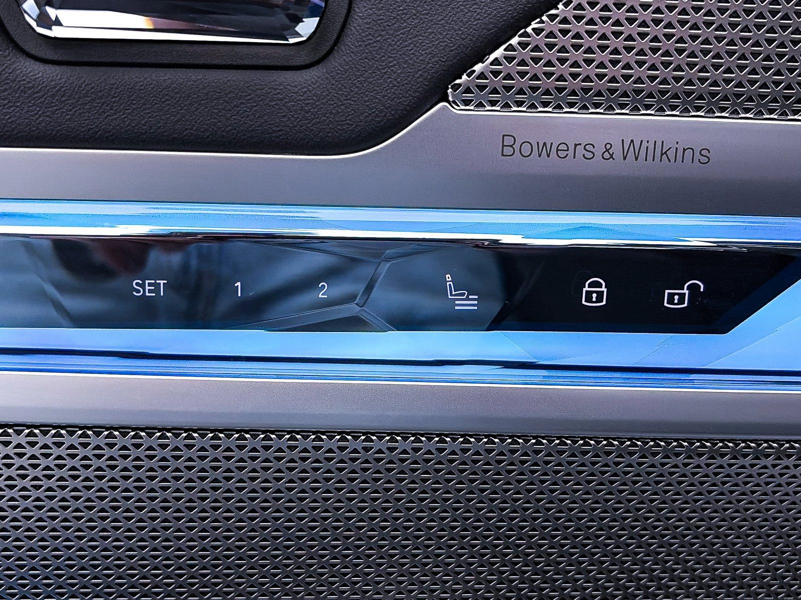 Used 2023 BMW 740i w/ Executive Package image 21