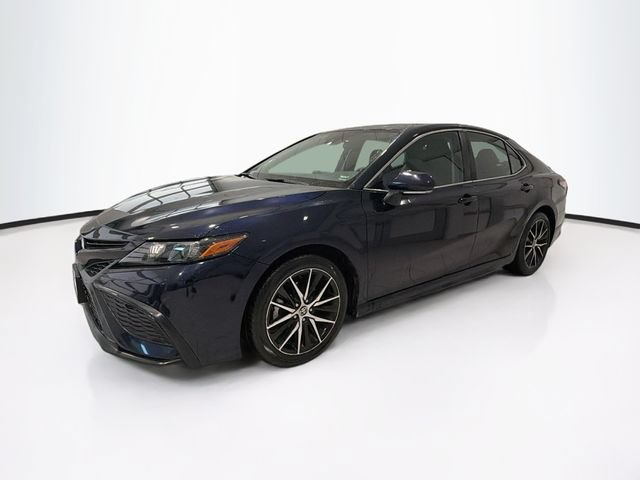 Certified 2022 Toyota Camry SE FWD image 3