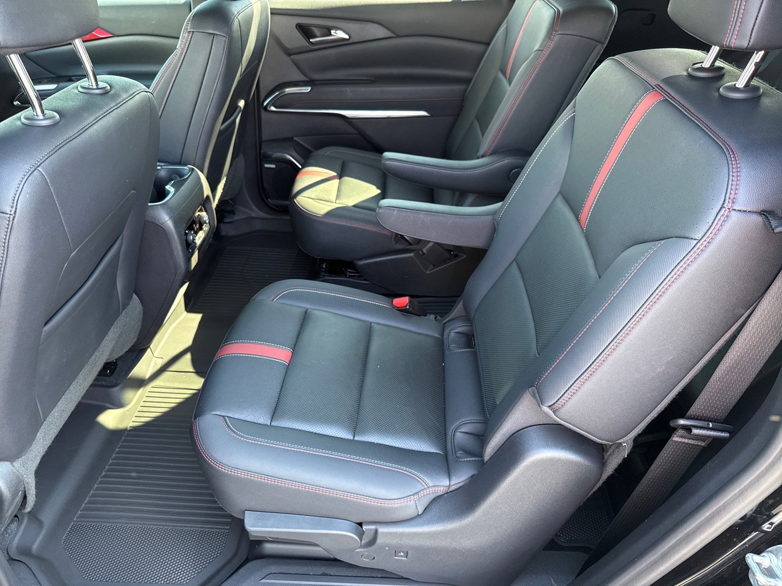 Used 2024 Chevrolet Traverse RS w/ LPO, Floor Liner Package FWD image 11