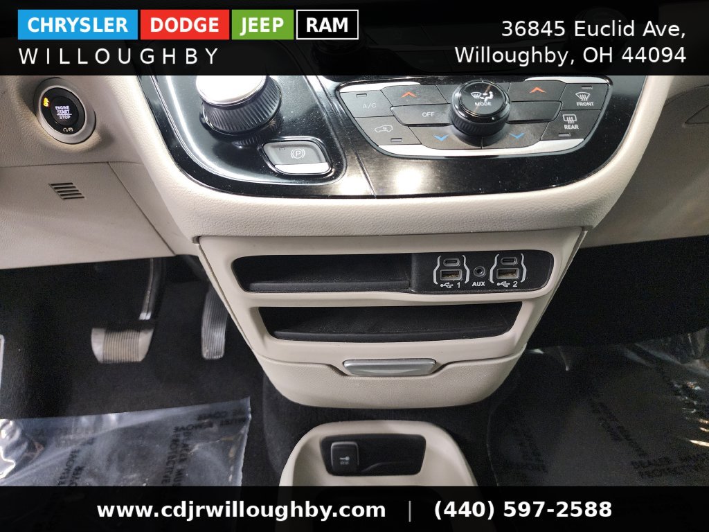 Used 2023 Chrysler Voyager LX FWD image 23