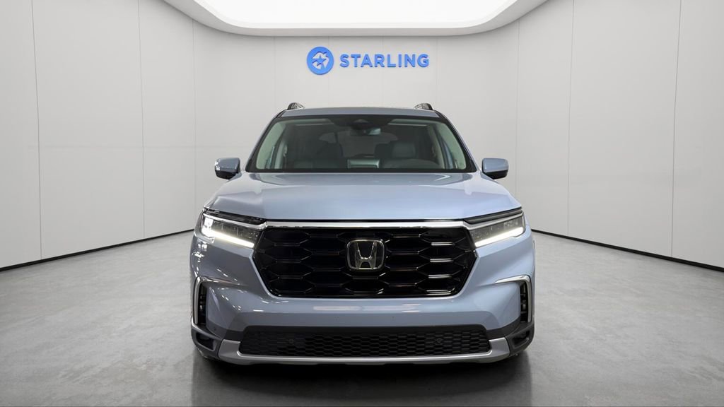 Used 2025 Honda Pilot Touring image 15