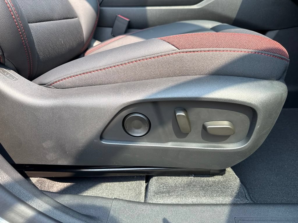 New 2027 Chevrolet Equinox RS w/ Safety and Technology Package AWD/4WD image 13