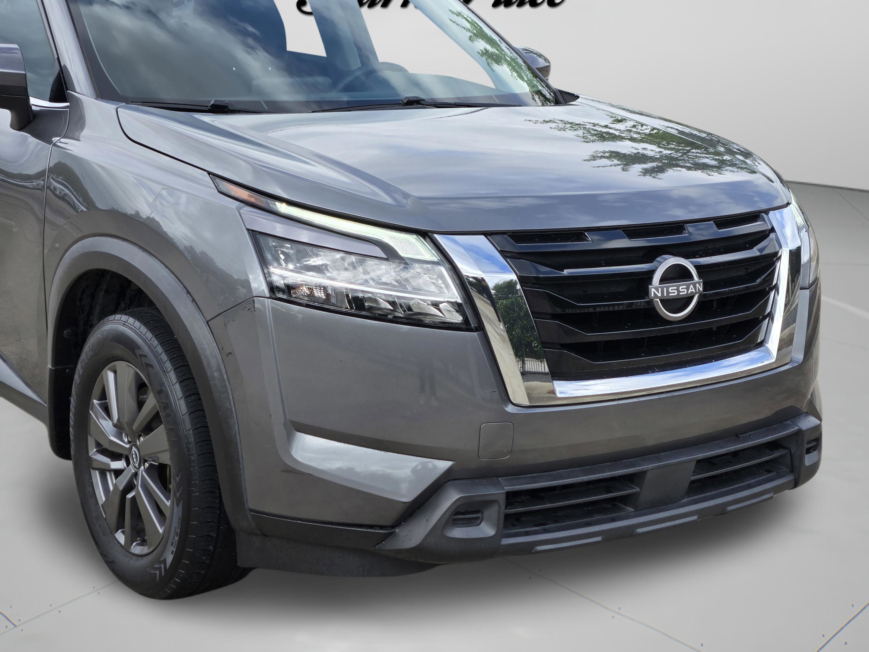Used 2022 Nissan Pathfinder SV w/ SV Premium Package AWD/4WD image 34