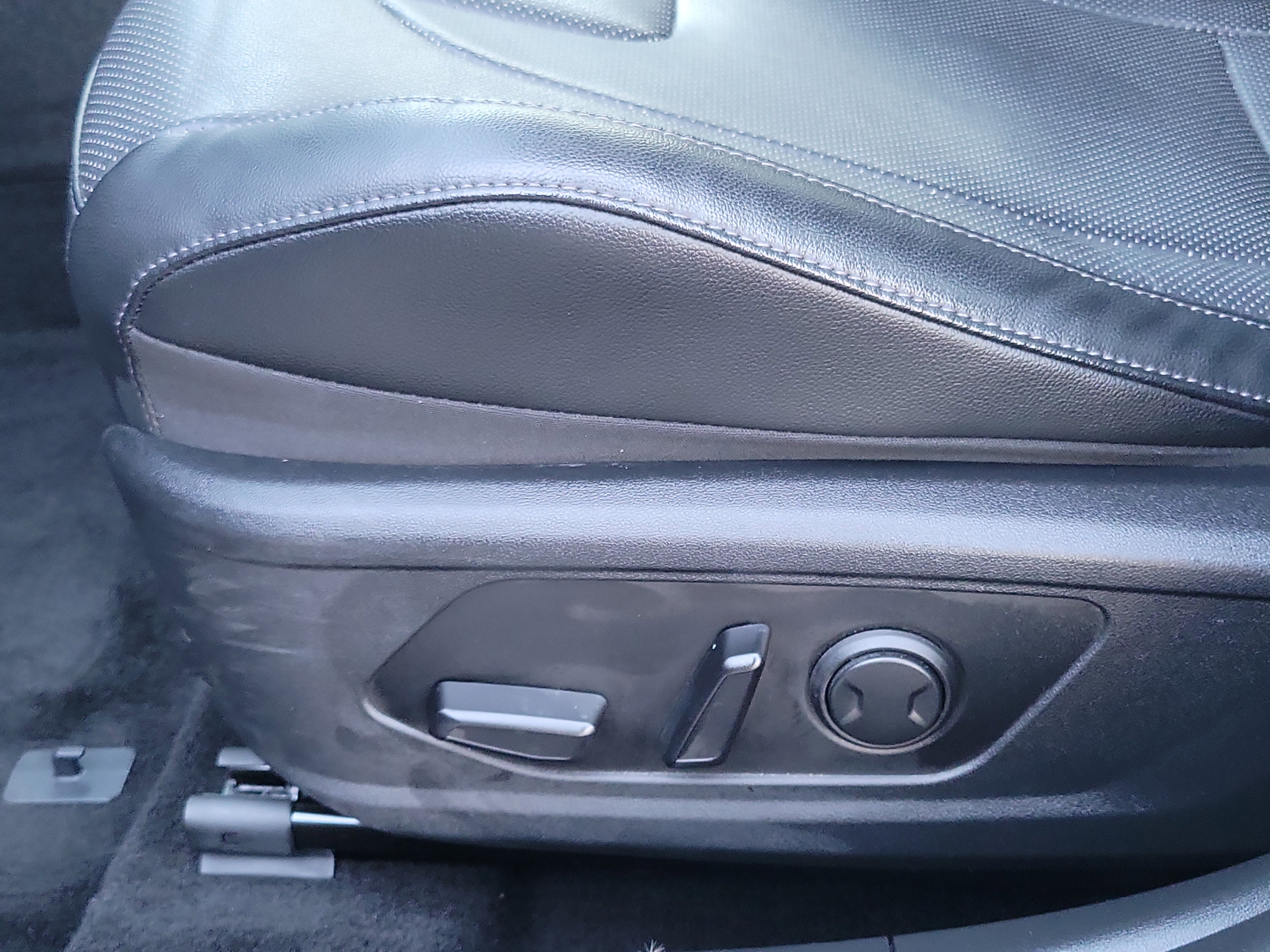 Certified 2023 Hyundai Elantra Limited image 17