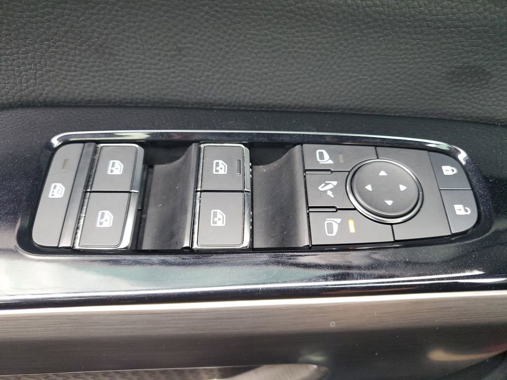 Used 2023 Nissan Pathfinder Platinum w/ Cargo Package image 23