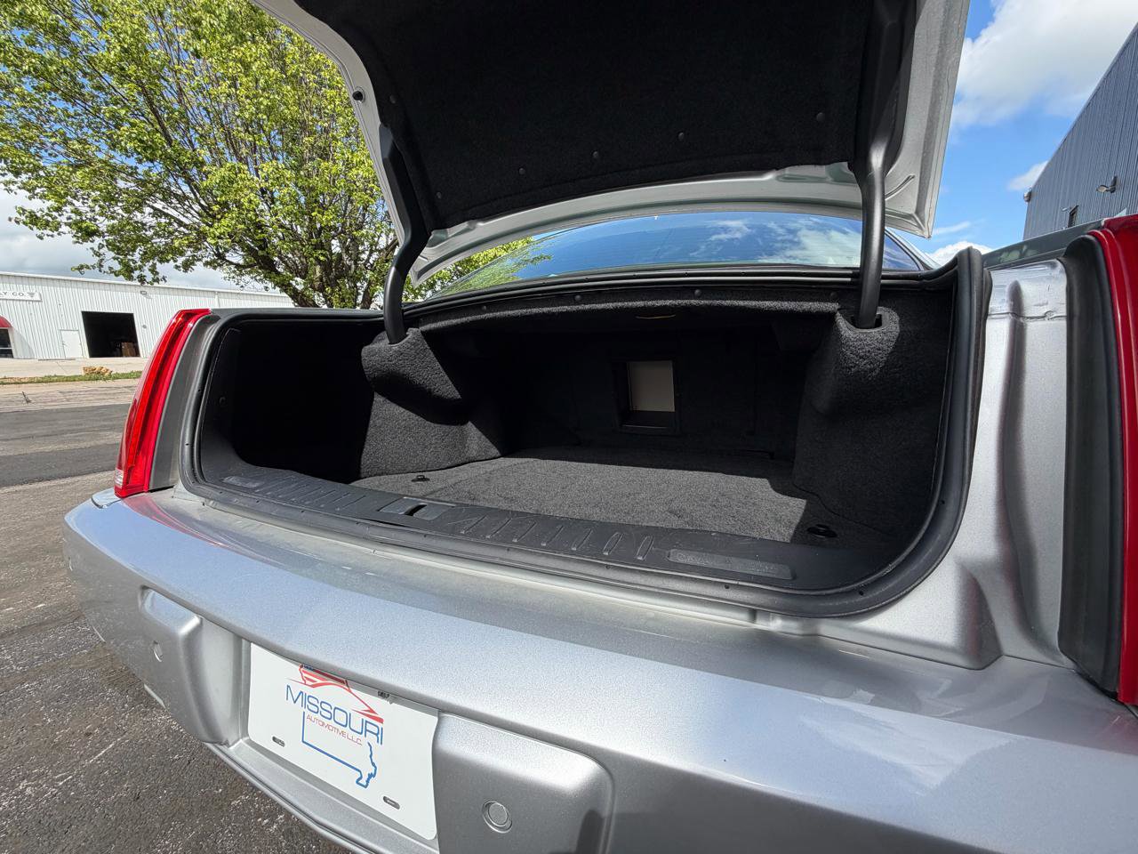 Used 2010 Cadillac DTS Luxury FWD image 24