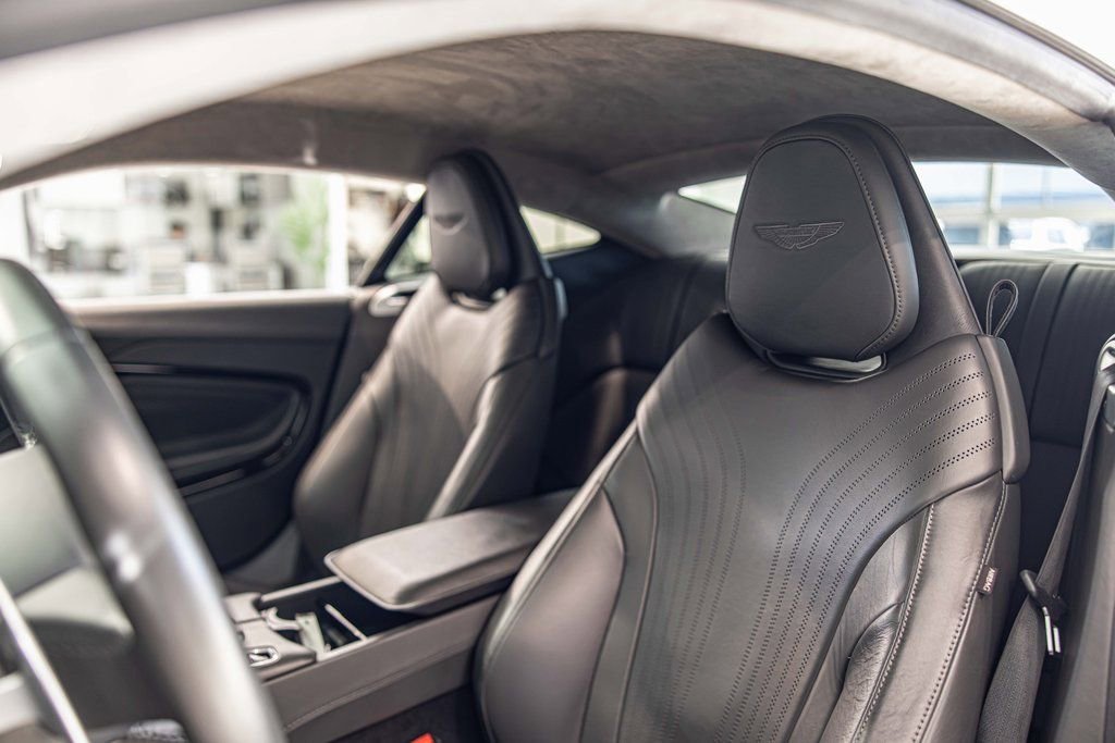 Used 2020 Aston Martin DB11 Coupe image 16