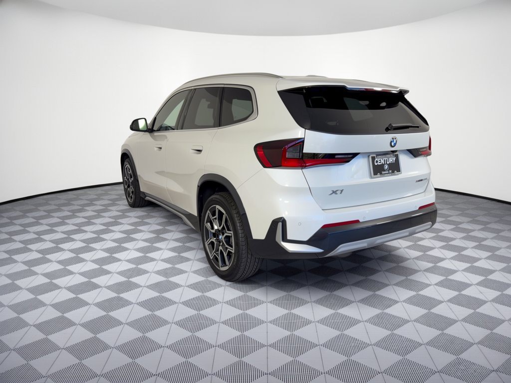 Certified 2026 BMW X1 xDrive28i AWD/4WD image 3