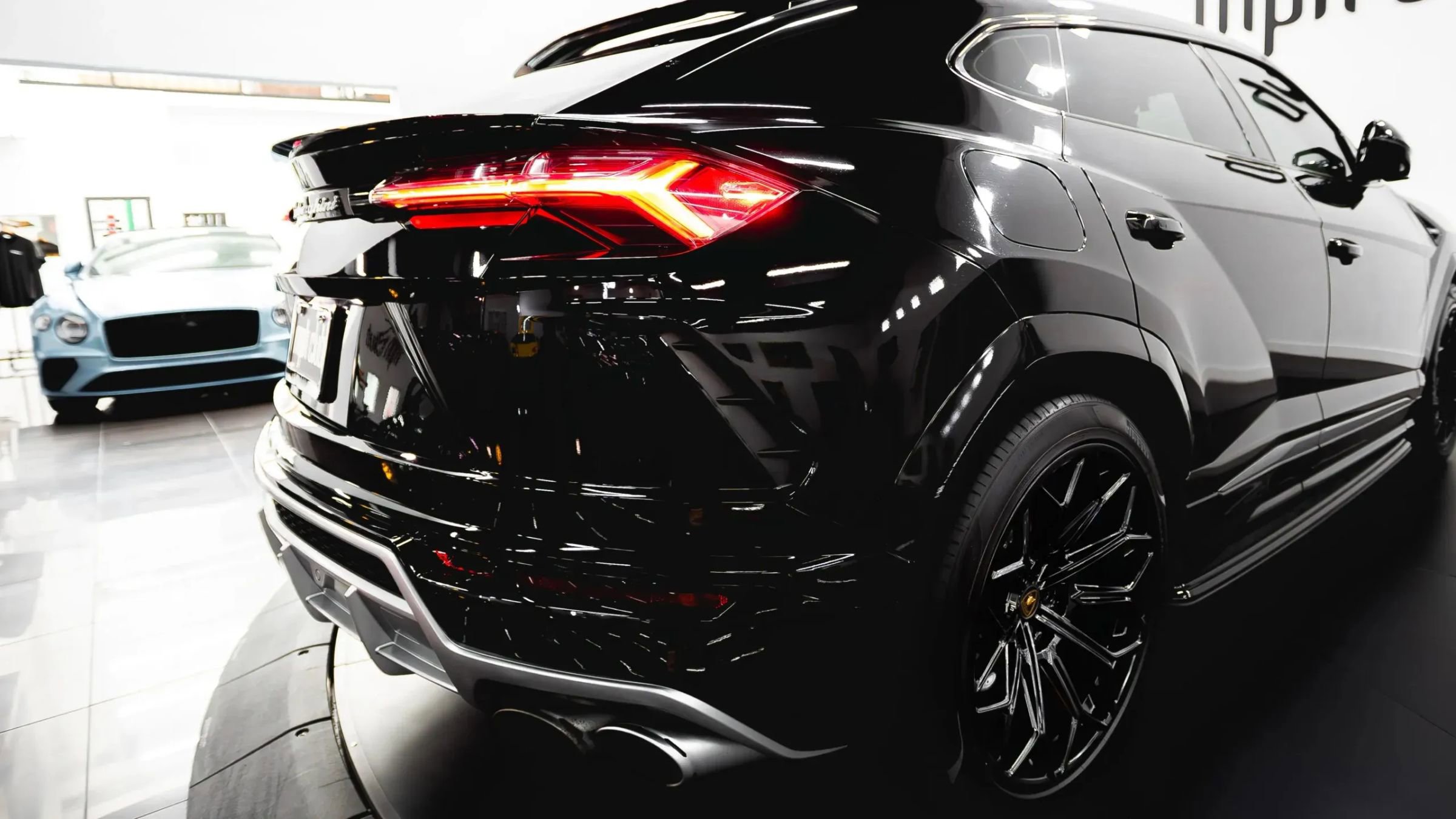 Used 2021 Lamborghini Urus image 17