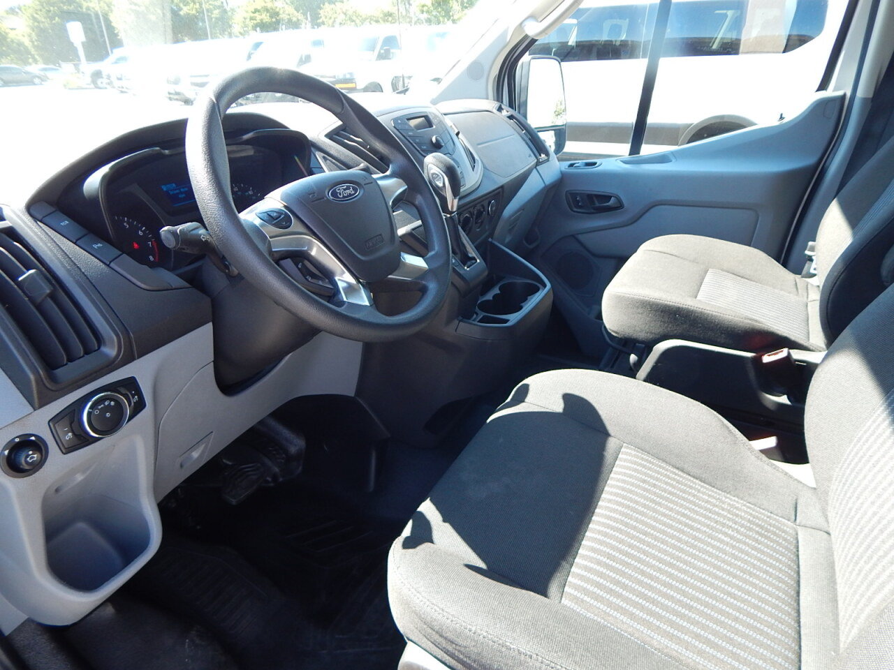 Used 2016 Ford Transit 150 130 Low Roof RWD image 2