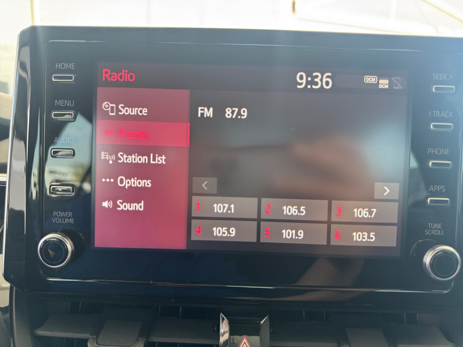 Used 2020 Toyota Corolla LE w/ Carpet Mat Package (TMS) FWD image 23