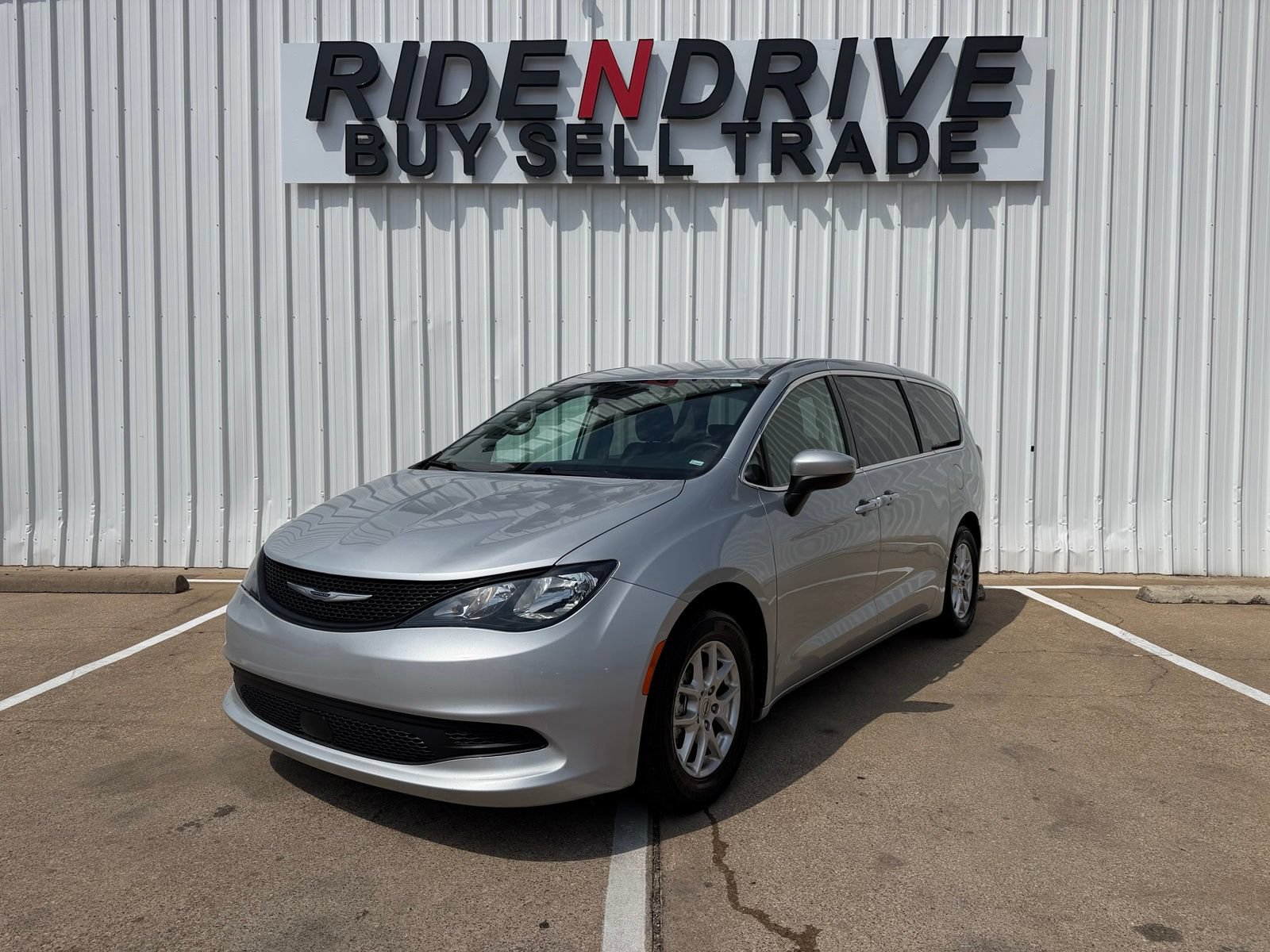 Used 2023 Chrysler Voyager LX