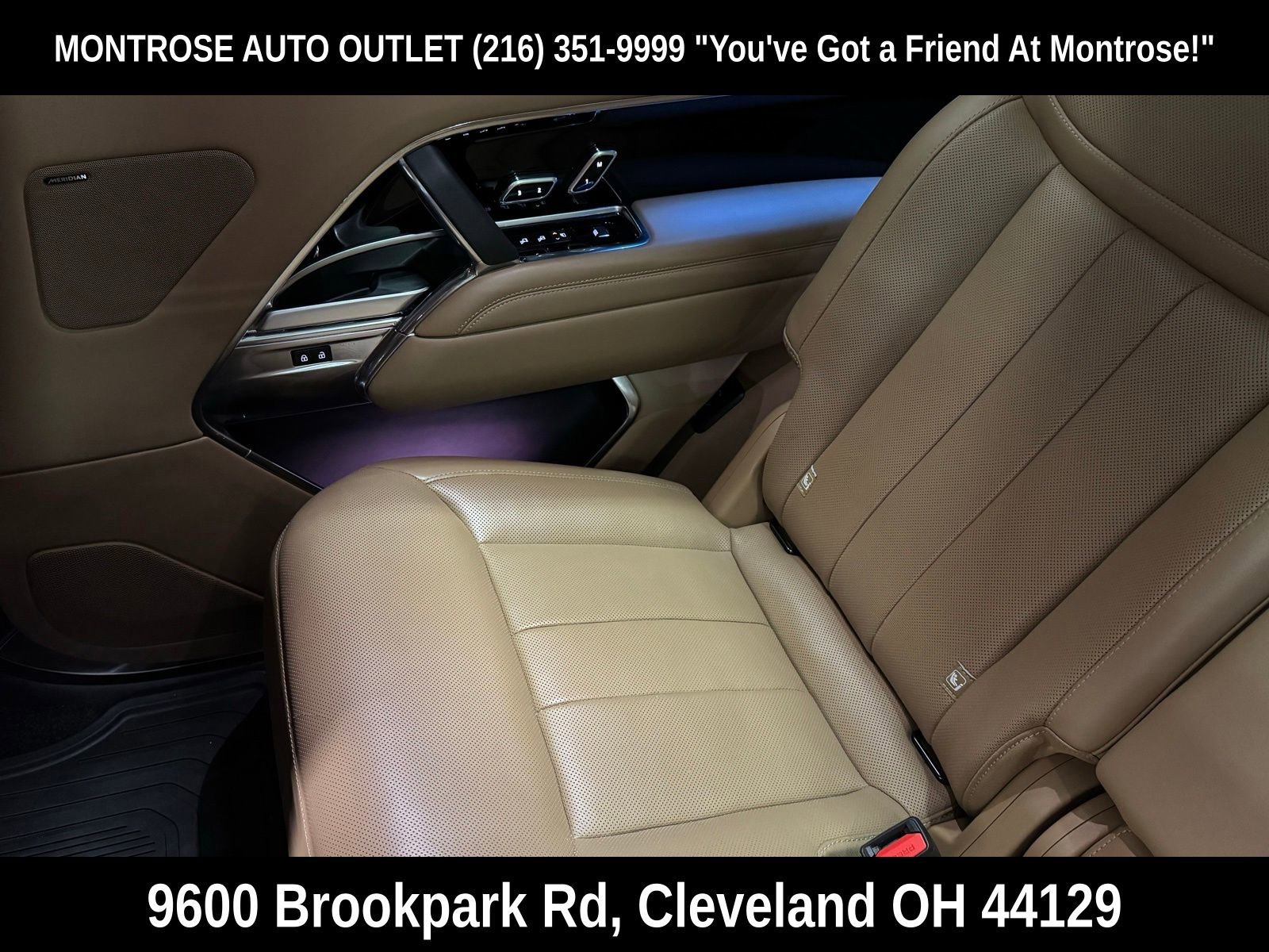 Used 2023 Land Rover Range Rover Long Wheelbase SE image 30