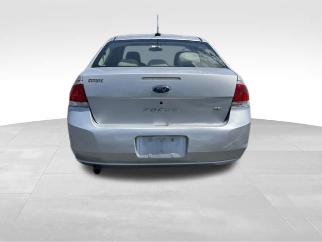 Used 2009 Ford Focus SE FWD image 6