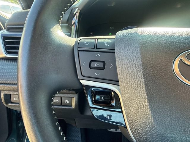 Used 2025 Toyota Camry SE w/ Convenience Package FWD image 29