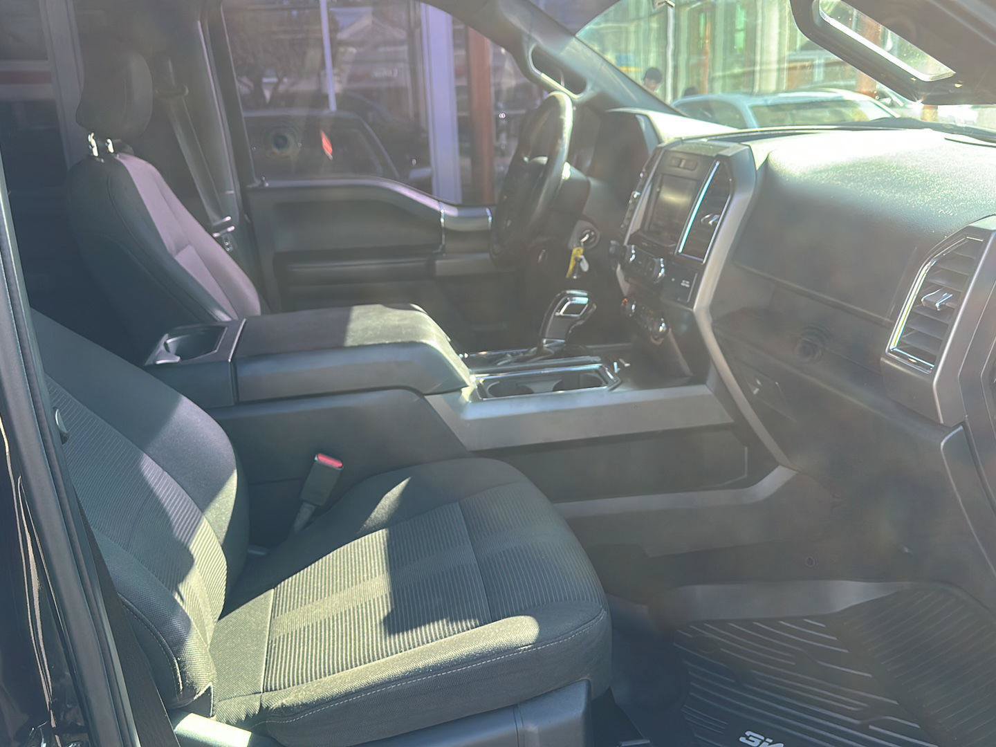 Used 2015 Ford F150 XLT w/ Equipment Group 302A Luxury AWD/4WD image 11