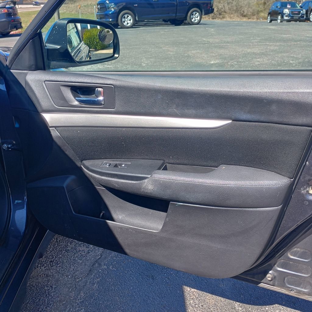 Used 2013 Subaru Legacy 2.5i Premium w/ All-Weather Pkg AWD/4WD image 22