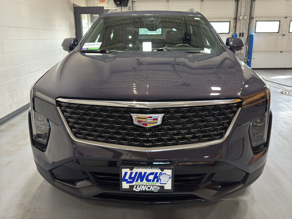 Used 2025 Cadillac XT4 Premium Luxury image 8