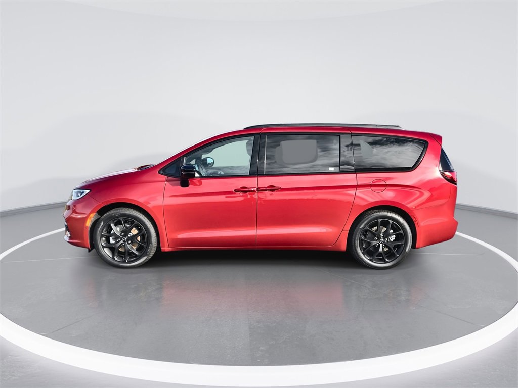 New 2026 Chrysler Pacifica Limited image 5
