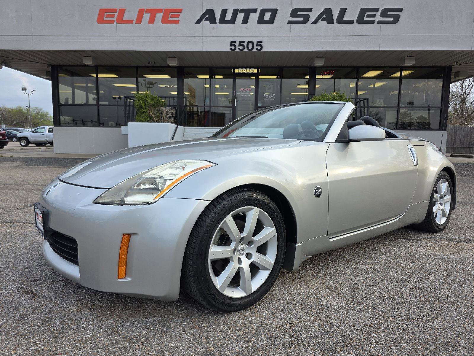 Used 2005 Nissan 350Z Touring RWD video 1