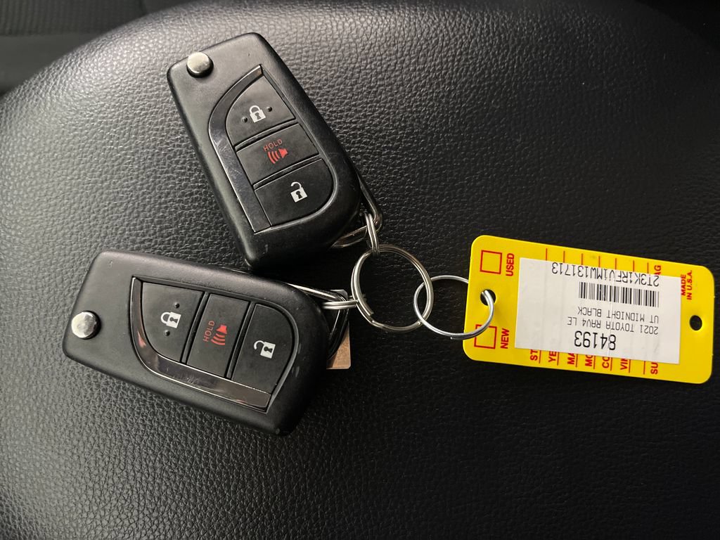 Certified 2021 Toyota RAV4 LE FWD image 24