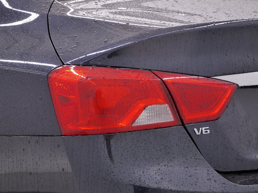 Used 2018 Chevrolet Impala LS FWD image 17