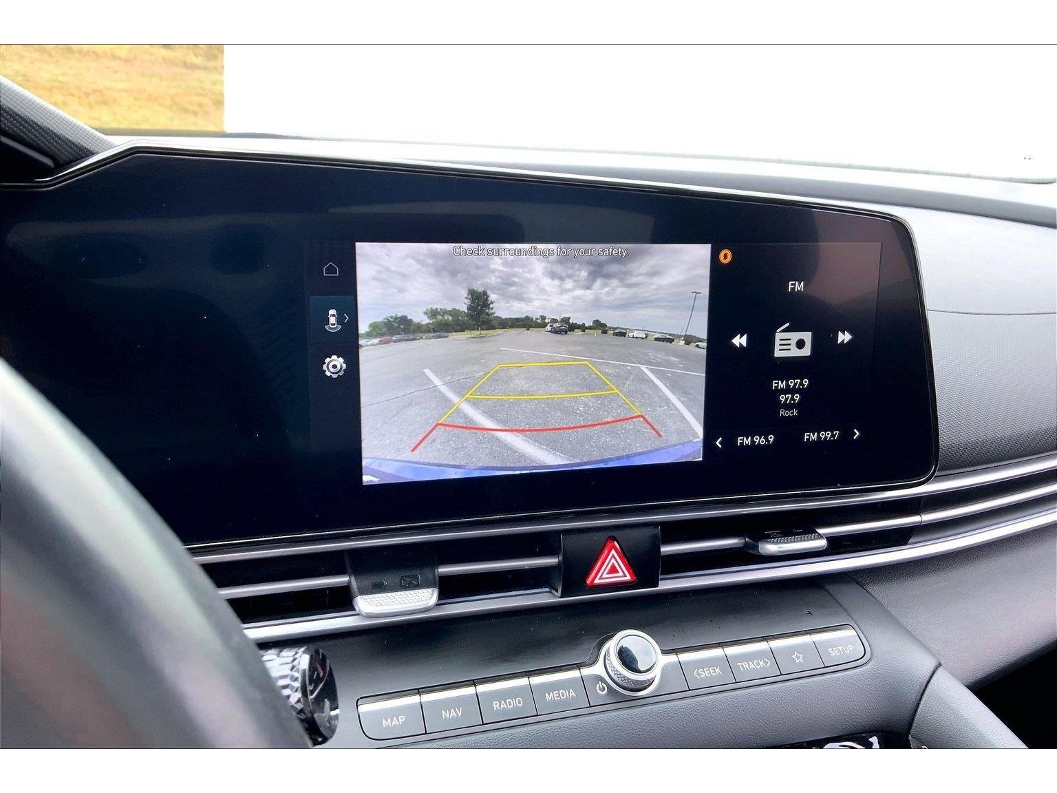 Used 2025 Hyundai Elantra Limited FWD image 20