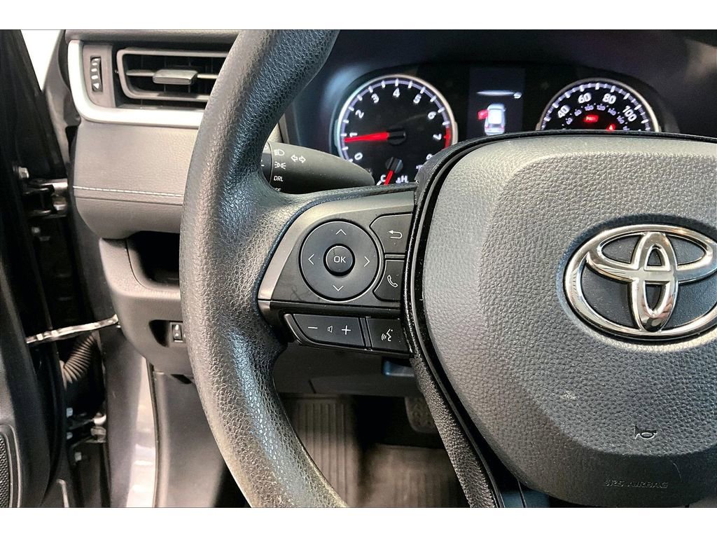 Used 2021 Toyota RAV4 LE image 20
