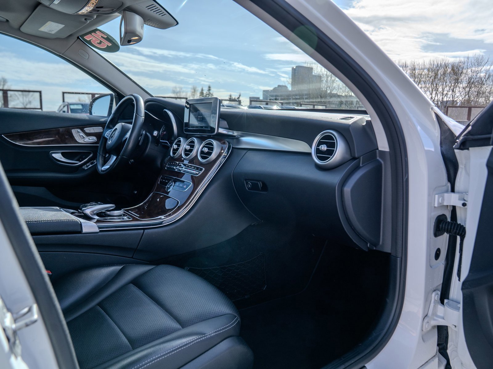 Used 2015 Mercedes-Benz C 300 4MATIC Sedan image 28