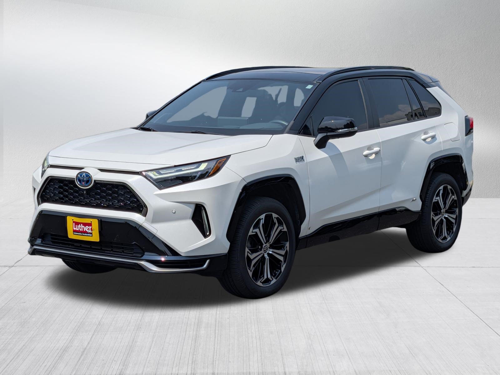 Used 2023 Toyota RAV4 XSE w/ Premium Package AWD/4WD image 3