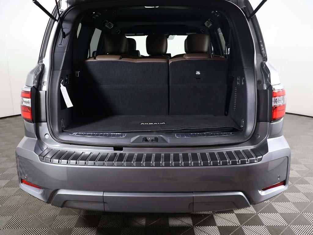 Used 2024 Nissan Armada Platinum image 18
