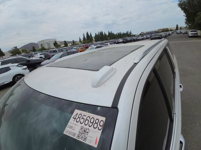 Used 2025 Chevrolet Suburban Premier AWD/4WD image 2