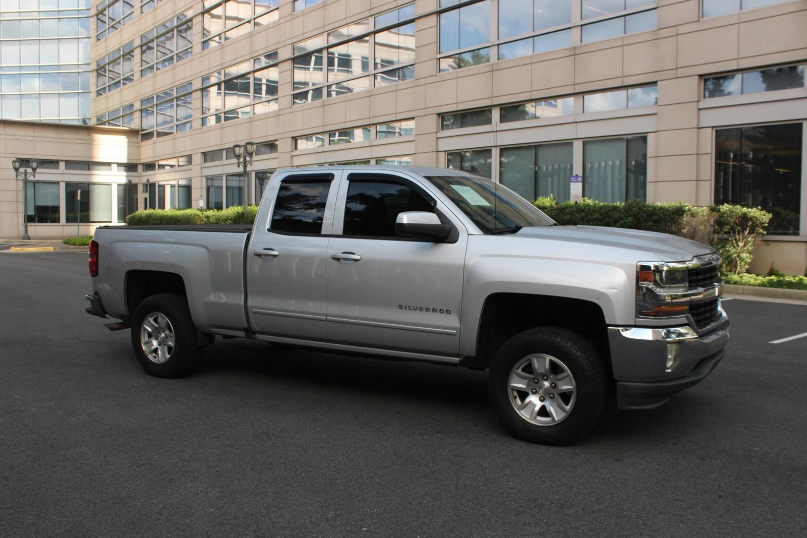 Used 2017 Chevrolet Silverado 1500 LT w/ All Star Edition RWD image 2