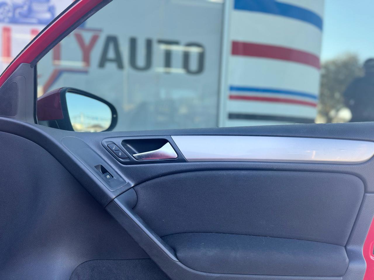 Used 2013 Volkswagen Golf 2.5L Conv & Sunroof 4 Door PZE image 41