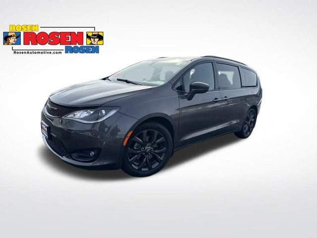 Used 2018 Chrysler Pacifica Touring-L w/ Premium Audio Group