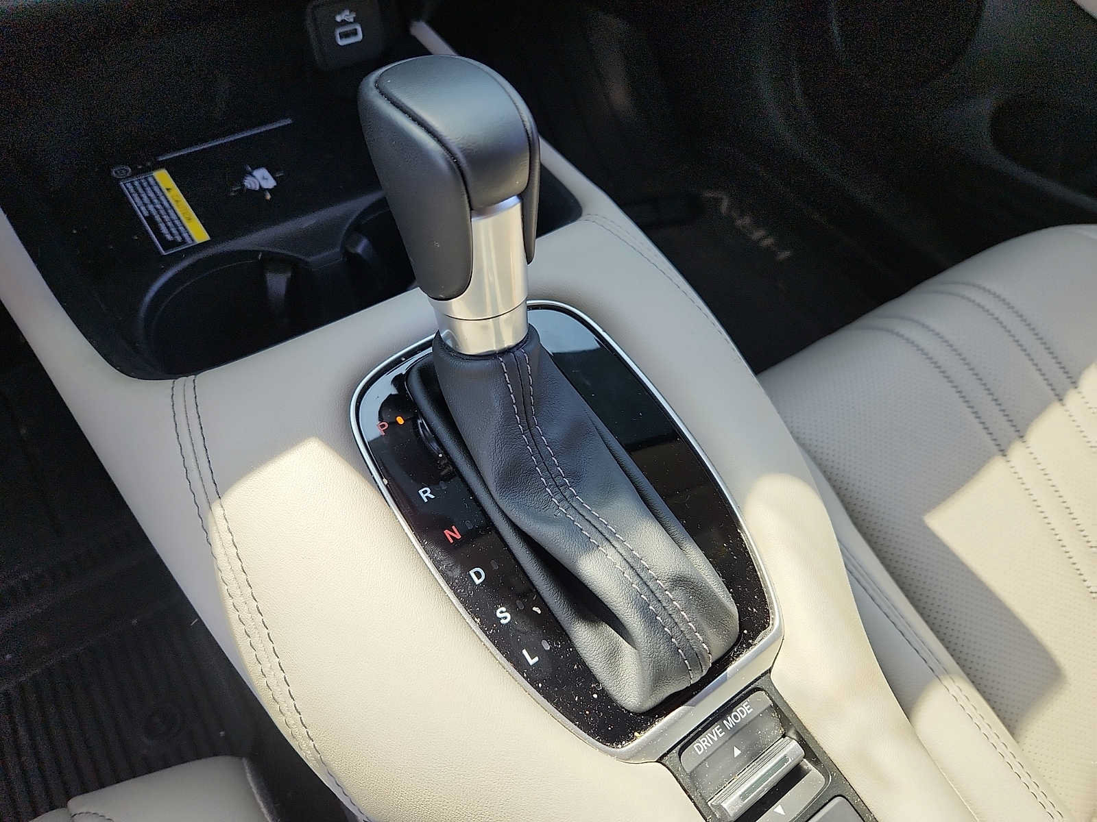 Used 2025 Honda HR-V EX-L image 16