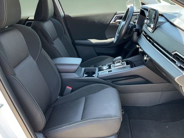 Used 2024 Mitsubishi Outlander ES image 16