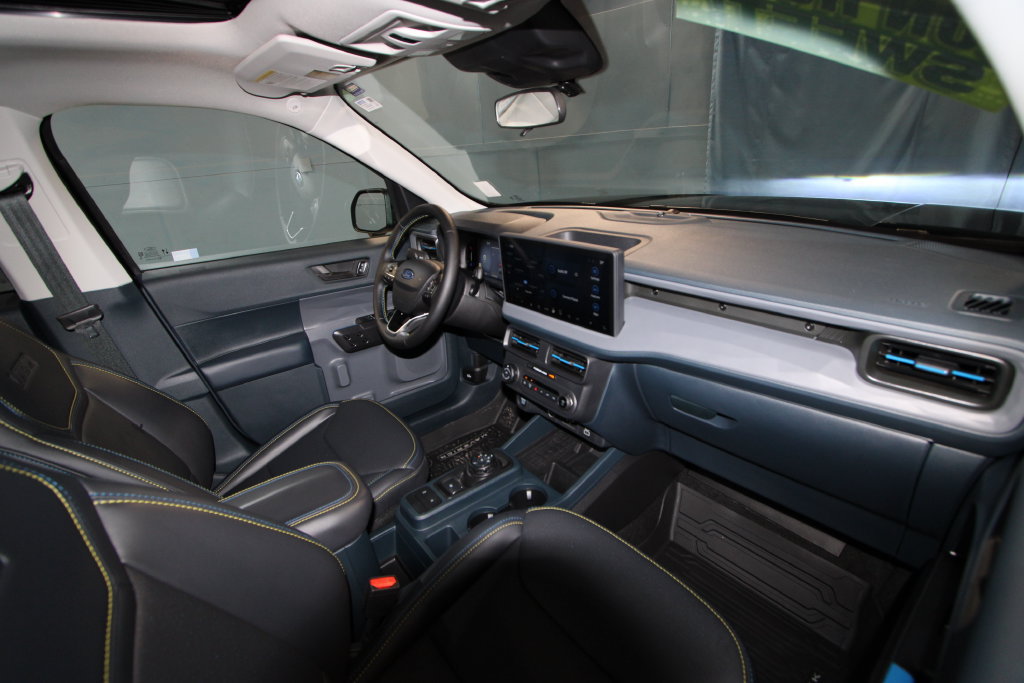 Used 2025 Ford Maverick Lobo AWD/4WD image 24