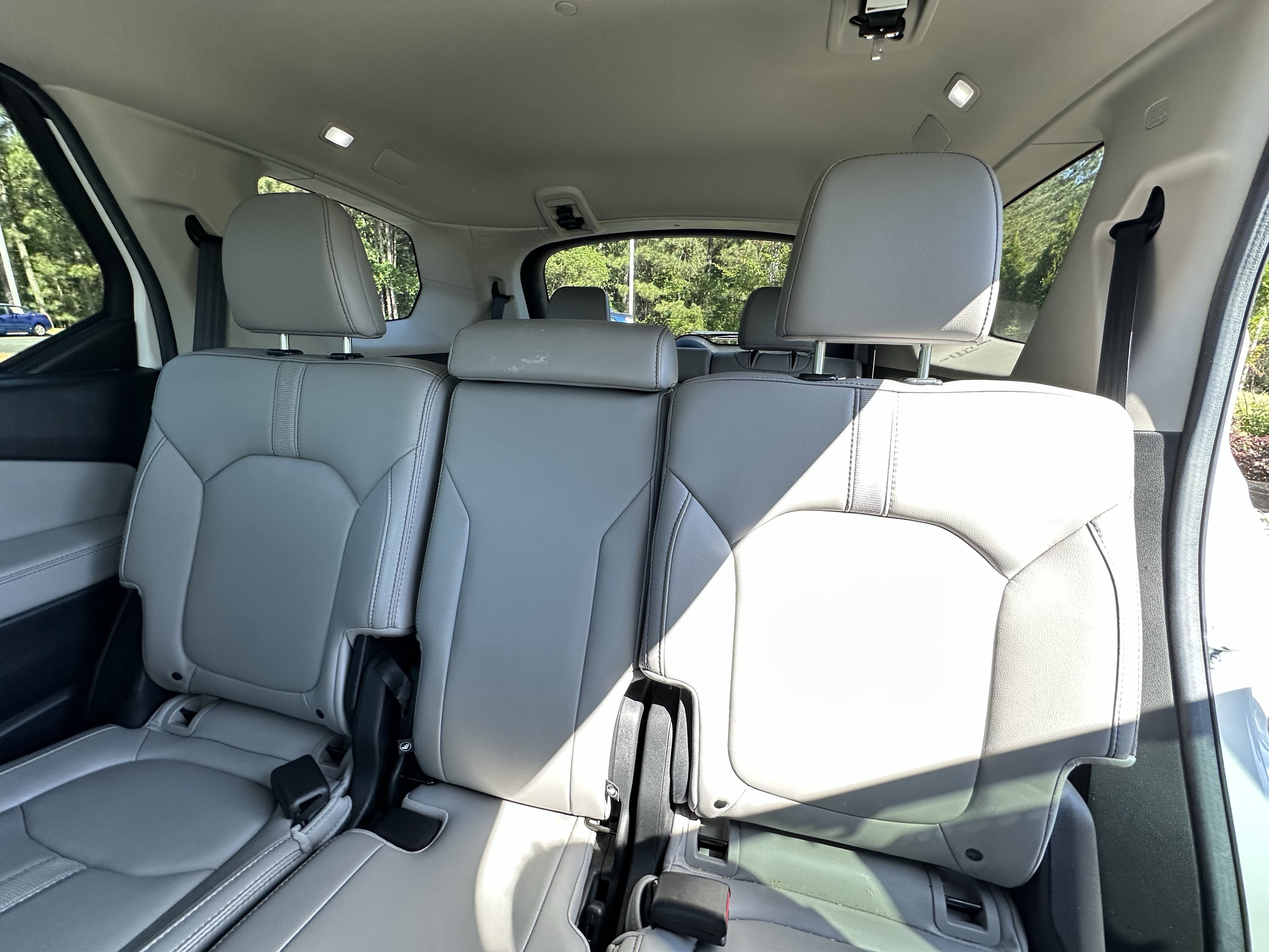 Used 2025 Honda Pilot EX-L image 8