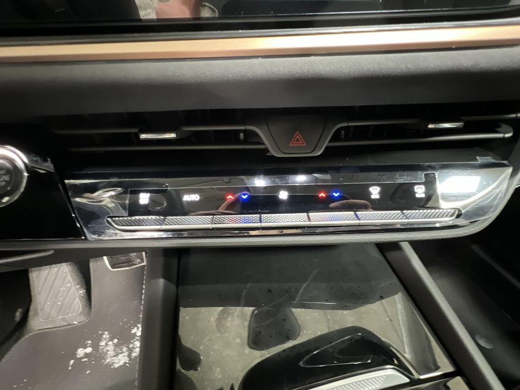 New 2025 Buick Envision Sport Touring image 11