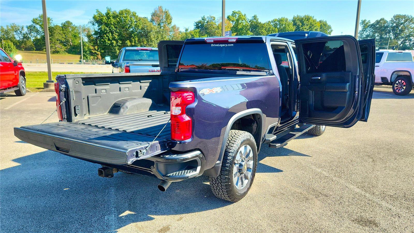 Used 2024 Chevrolet Silverado 2500 Custom w/ Custom Value Package image 6