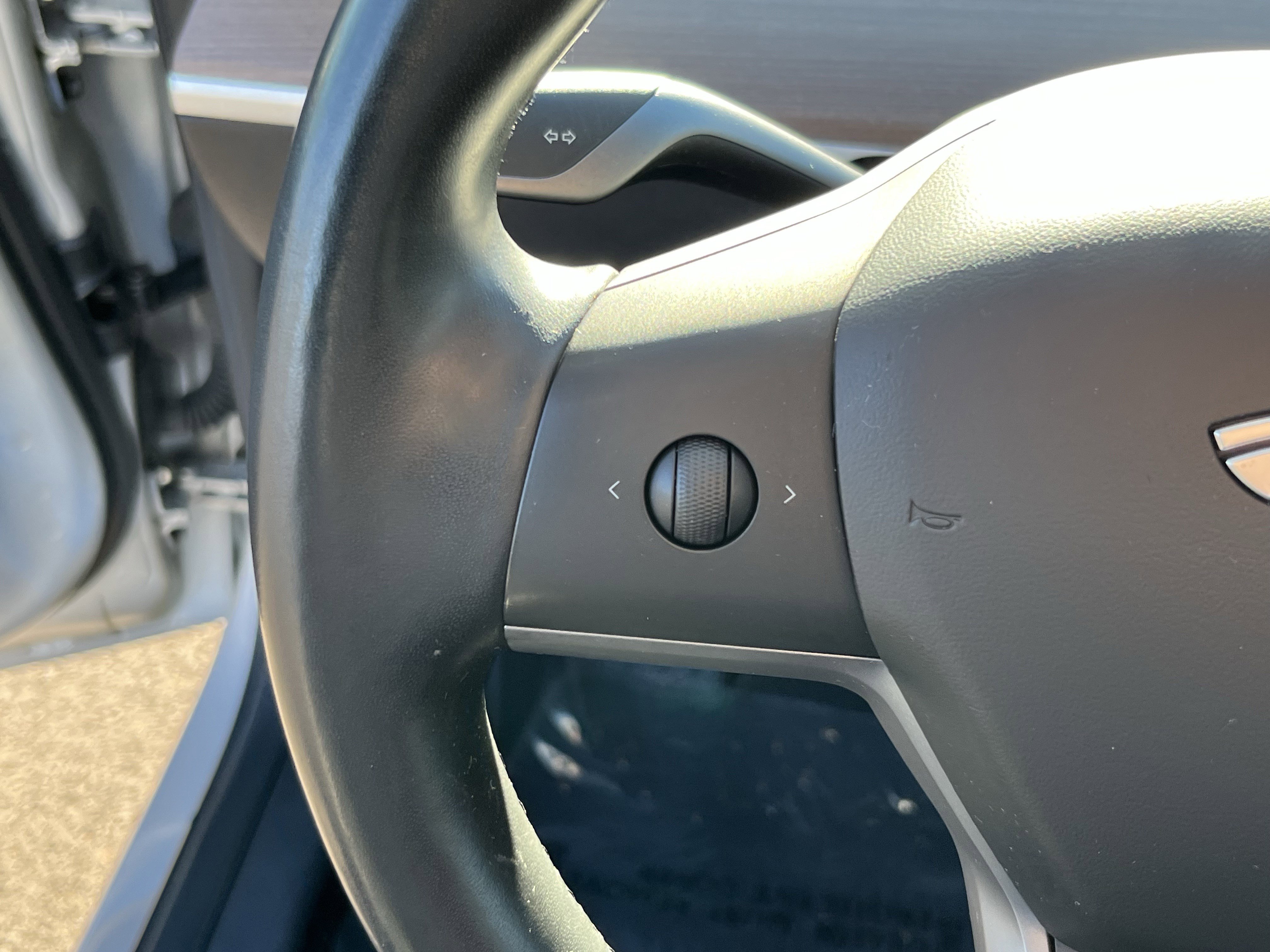 Used 2018 Tesla Model 3 Long Range image 17