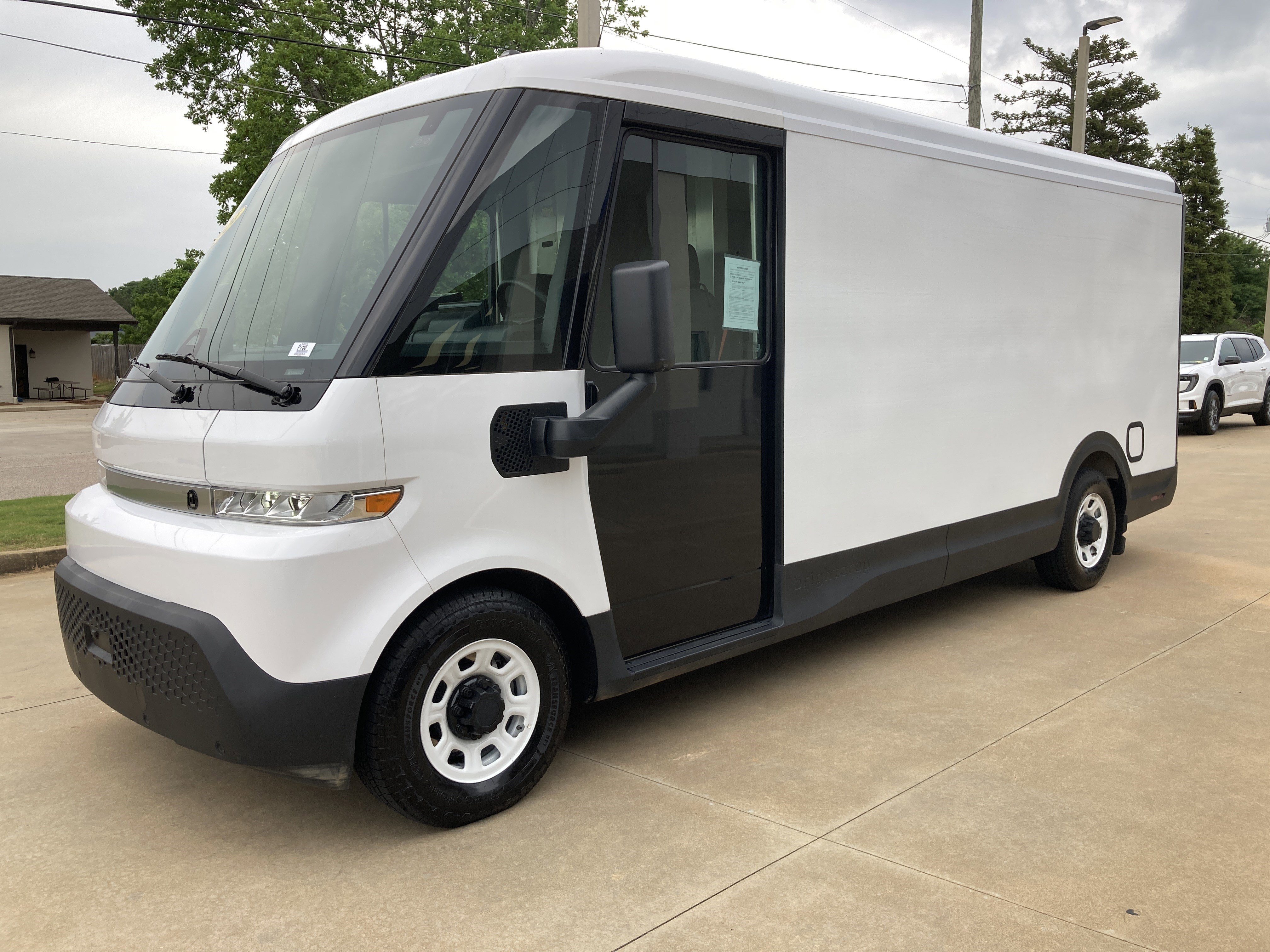 Used 2024 Chevrolet Brightdrop 600 w/ Battery Pack, Max Range AWD/4WD image 1