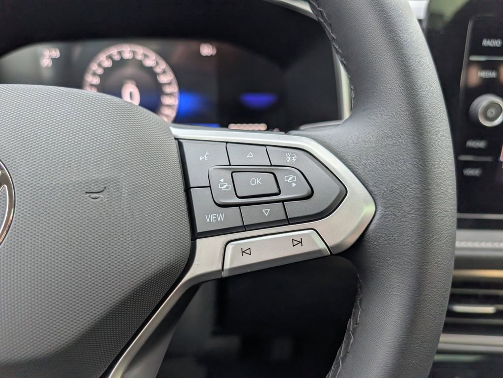 New 2026 Volkswagen Taos SE image 16