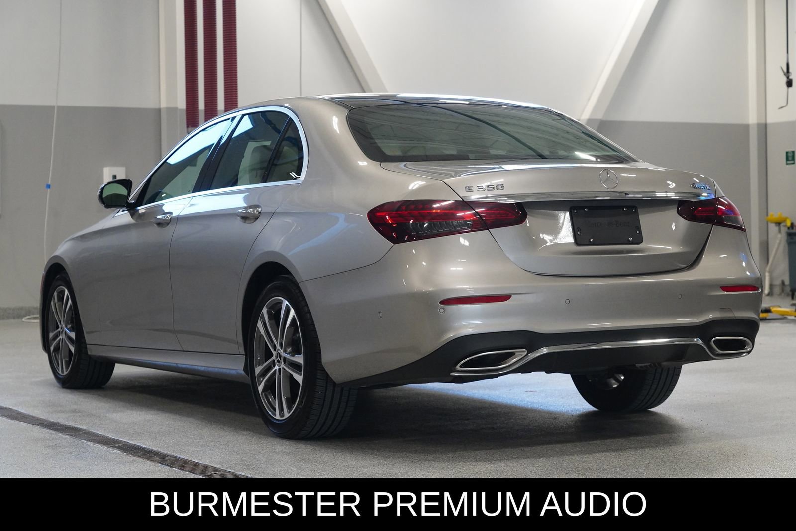 Used 2022 Mercedes-Benz E 350 4MATIC Sedan image 5