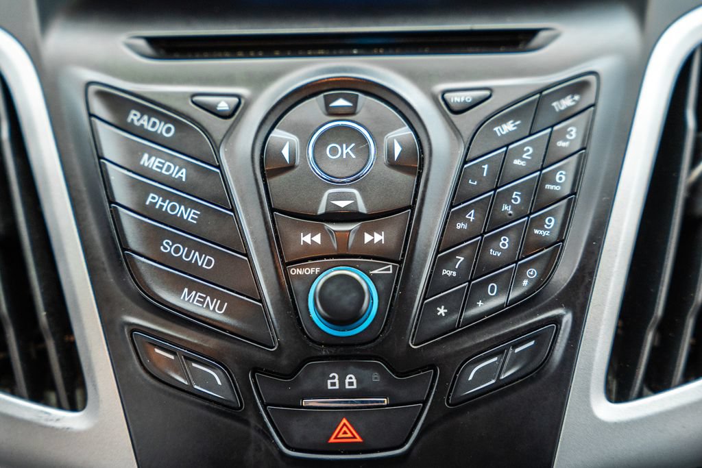 Used 2014 Ford Focus SE FWD image 22